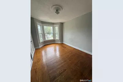 32 Clinton Avenue, New Haven, CT 06513 - Photo 4