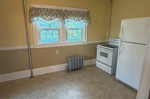 9 Floral Ave, Thompson, CT 06255 - Photo 8