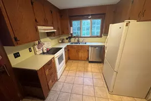 19 Washburn St, Windham, CT 06226 - Photo 2