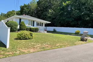 61 Rockview Rd, East Haven, CT 06512 - Photo 2