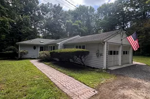 8 Midwood Rd, Norwalk, CT 06851 - Photo 2