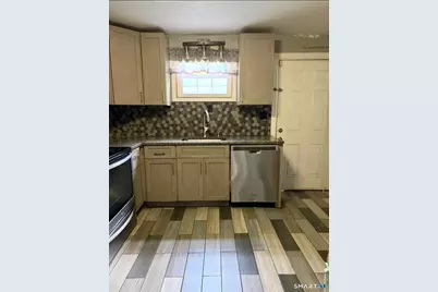 4-6 New Hampshire Dr Drive, New Britain, CT 06052 - Photo 14