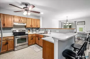 136 Pembroke Rd, Danbury, CT 06811 - Photo 4