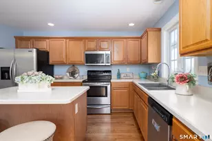 12 Quarry Farms Rd, Meriden, CT 06451 - Photo 8