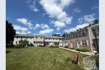 142 East Gate Lane #142, Hamden, CT 06514 - Photo 2