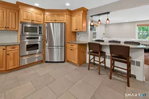 50 Woodridge Cir, West Hartford, CT 06107 - Photo 6