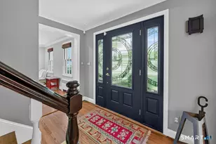 50 Woodridge Cir, West Hartford, CT 06107 - Photo 12