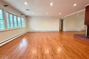 21 Byron Pl, New Haven, CT 06515 - Photo 2