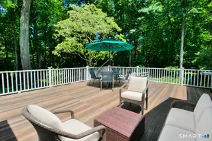 142 Horseshoe Ln, Fairfield, CT 06824 - Photo 24