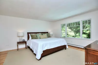 142 Horseshoe Lane, Fairfield, CT 06824 - Photo 14