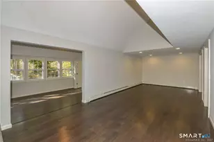 31 Walker Ln, Bloomfield, CT 06002 - Photo 2