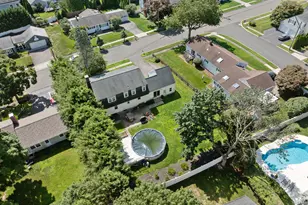 133 Alma Dr, Fairfield, CT 06824 - Photo 2