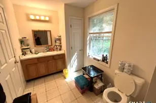 37 Rock St, Norwich, CT 06360 - Photo 10