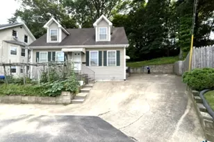 37 Rock St, Norwich, CT 06360 - Photo 2