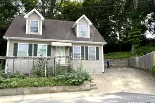 37 Rock St, Norwich, CT 06360 - Photo 1