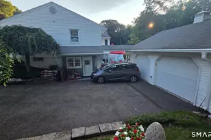 224 Amity St, Meriden, CT 06450 - Photo 14