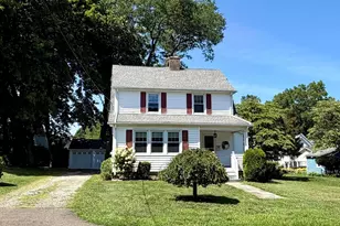 8 Anson St, Stratford, CT 06614 - Photo 4