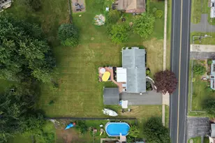 417 Mile Ln, Middletown, CT 06457 - Photo 4