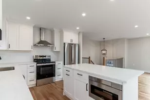 8 Anna Dr, Wallingford, CT 06492 - Photo 10