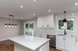 8 Anna Dr, Wallingford, CT 06492 - Photo 8