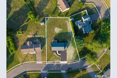 8 Anna Drive, Wallingford, CT 06492 - Photo 2