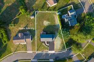 8 Anna Dr, Wallingford, CT 06492 - Photo 2