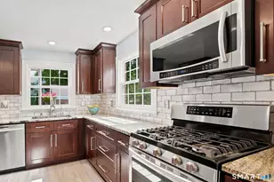 37 Cleveland Rd, New Haven, CT 06515 - Photo 8