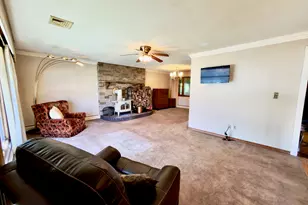 25 Greenfield Ave, Waterbury, CT 06708 - Photo 6