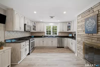 36 Willowbrook Road, West Hartford, CT 06107 - Photo 8