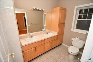 39 Ives St, Hamden, CT 06518 - Photo 8