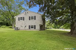 16 Floral Ln, Trumbull, CT 06611 - Photo 28