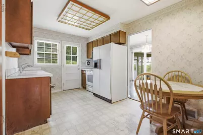 16 Floral Lane, Trumbull, CT 06611 - Photo 8