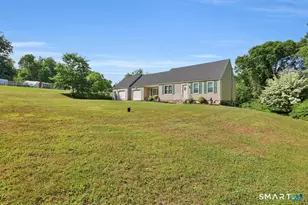 28 McNabola Ln, Wallingford, CT 06492 - Photo 4