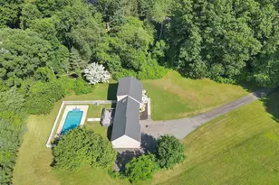 28 McNabola Ln, Wallingford, CT 06492 - Photo 2