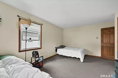 31 Cleveland Street, Danbury, CT 06810 - Photo 10