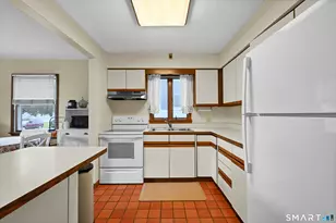 31 Cleveland St, Danbury, CT 06810 - Photo 24