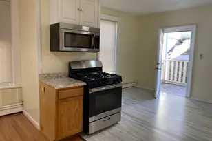 134 Chestnut Ave, Waterbury, CT 06710 - Photo 6