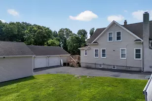 34 Lansing Ave, Trumbull, CT 06611 - Photo 4