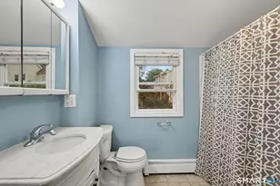 77 Round Hill Rd, Fairfield, CT 06824 - Photo 12