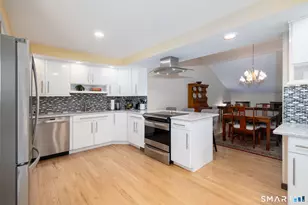 200 Northridge Dr, Middlebury, CT 06762 - Photo 4