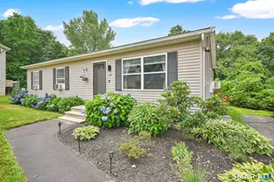 60 Rockledge Dr, Vernon, CT 06066 - Photo 2