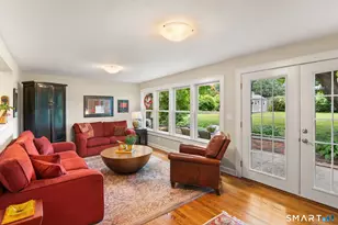 128 Soundview Ct, Stamford, CT 06902 - Photo 16