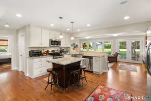 128 Soundview Ct, Stamford, CT 06902 - Photo 12
