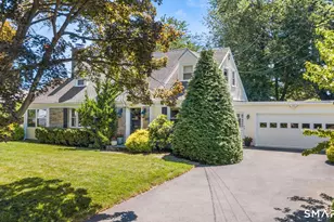 128 Soundview Ct, Stamford, CT 06902 - Photo 2