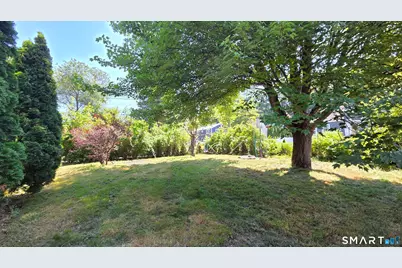 28 Elberta Avenue, Trumbull, CT 06611 - Photo 12