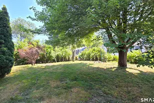 28 Elberta Ave, Trumbull, CT 06611 - Photo 12