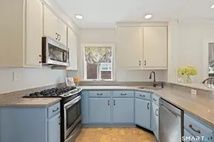 22 Lenox Ave, Stamford, CT 06906 - Photo 8