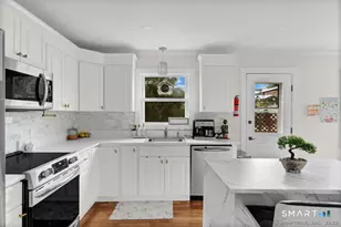 292 Marshall Ln, Derby, CT 06418 - Photo 6