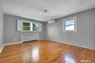 110 Herald Ave, Bridgeport, CT 06606 - Photo 12