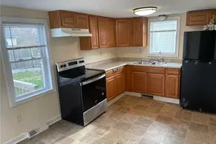 22 Church St, Branford, CT 06405 - Photo 2